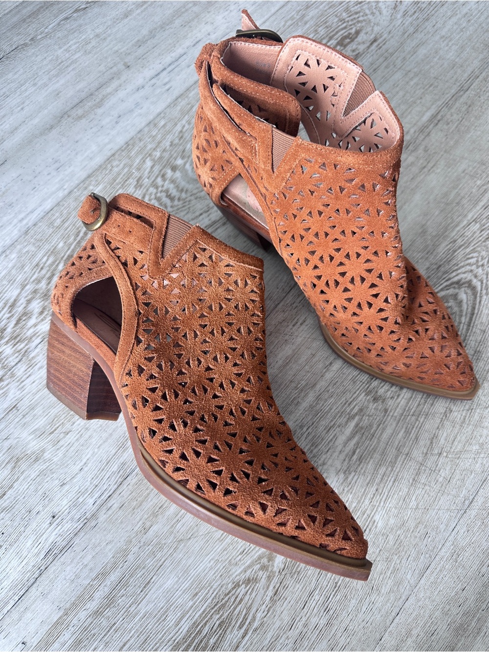 Sbicca Vintage Collection Suede Laser Cut Ankle Botties 8 - Picture 5 of 16